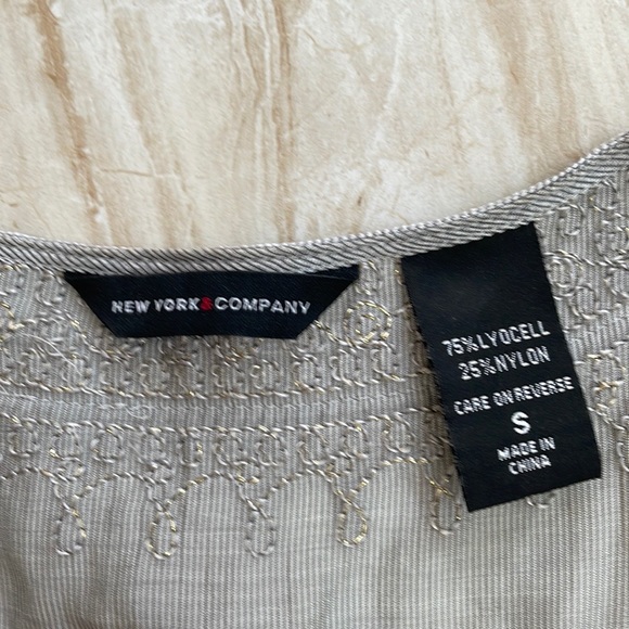 Grey with gold detailing tunic - Picture 3 of 3